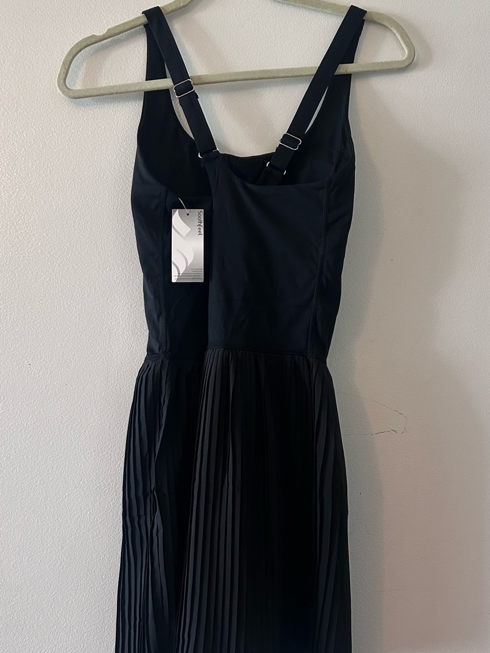 Soothfeel Womens Tennis Dress Athletic Dress with Built-in Bra - Picture 5 of 6
